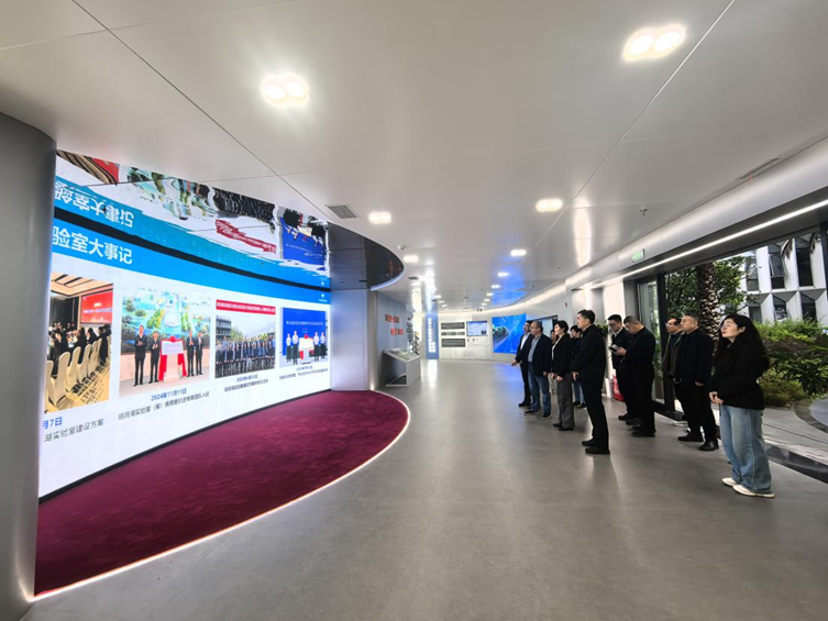 多家政企单位调研重庆明月湖实验室